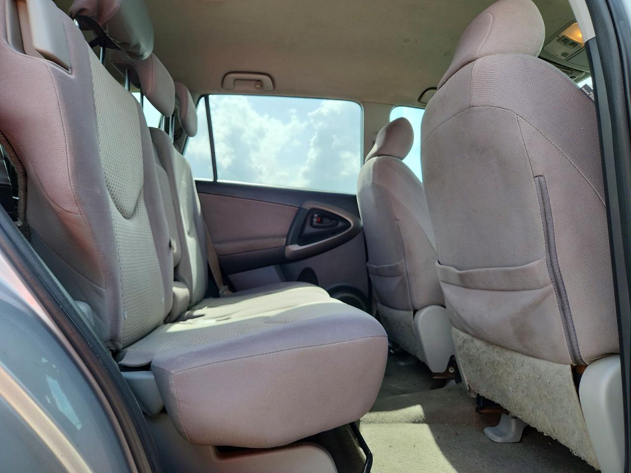 Toyota RAV4 Base