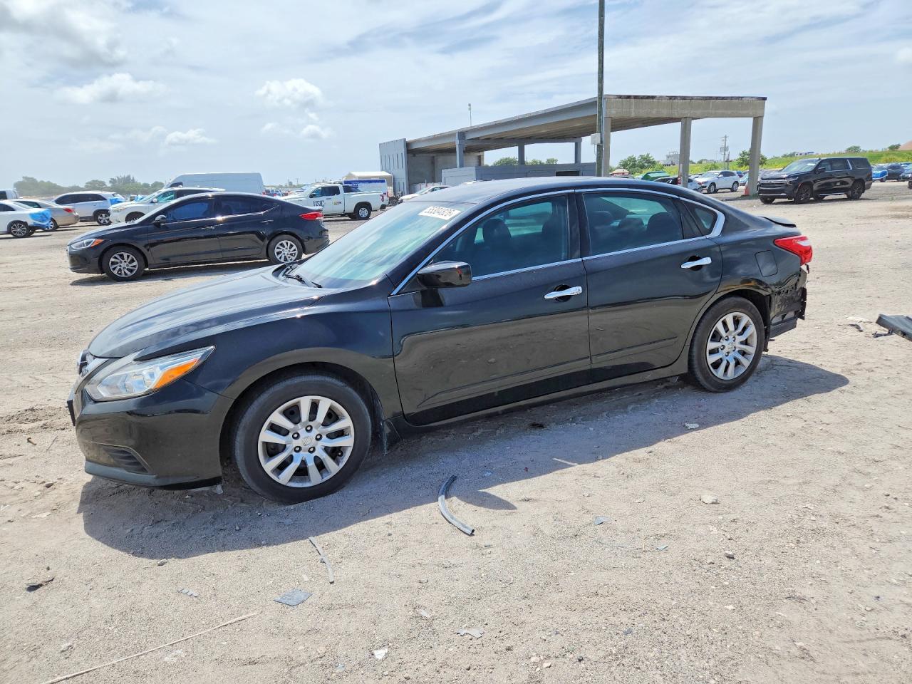Salvage Nissan Altima Image
