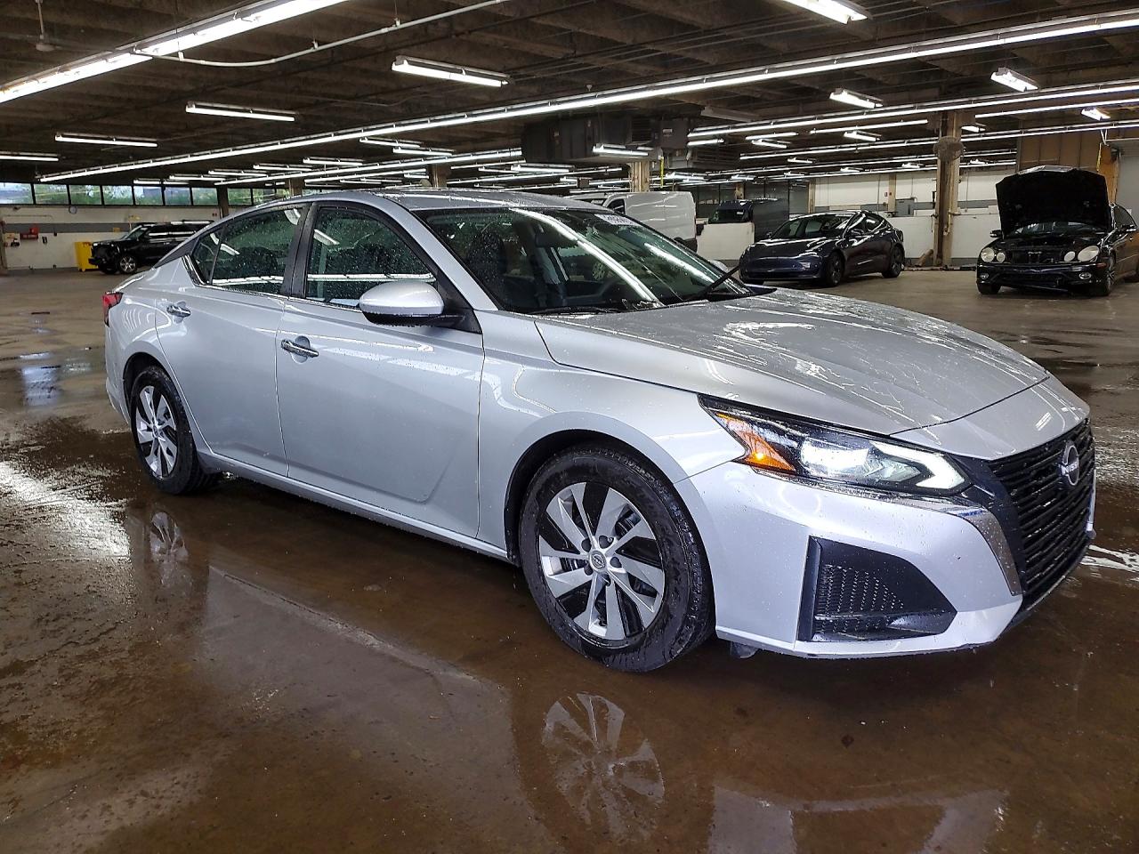 Nissan Altima S