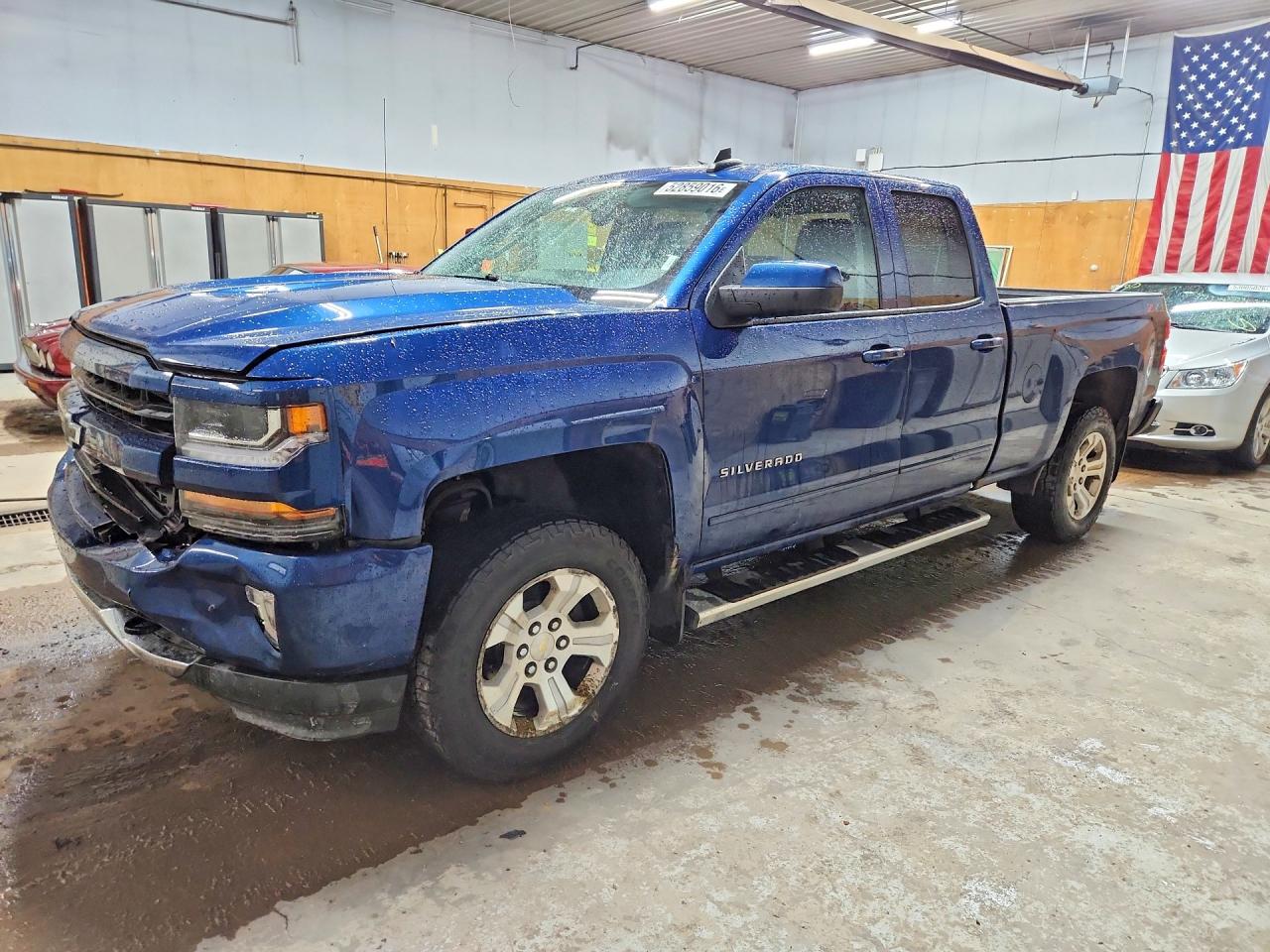 Salvage Chevrolet Silverado Image