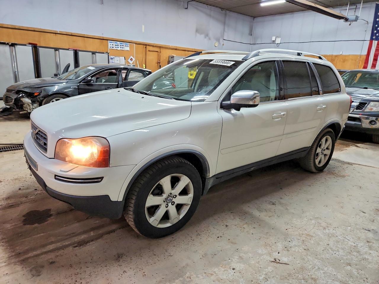 Salvage Volvo XC90 Image