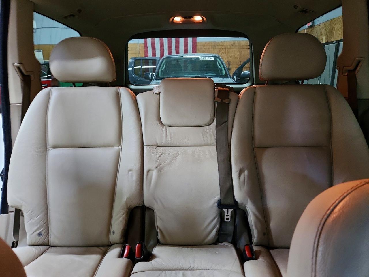 Volvo XC90 V8