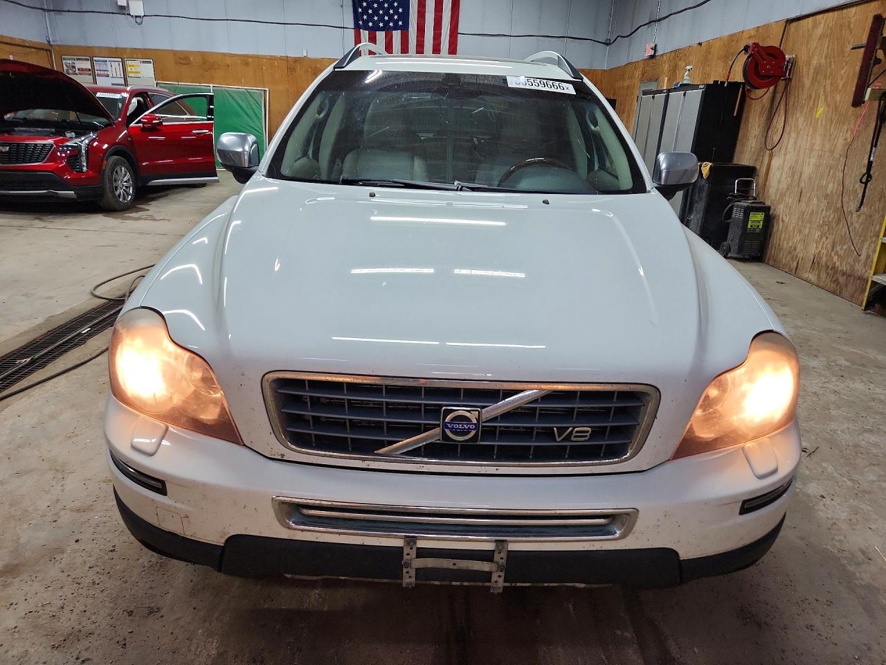 Volvo XC90 V8