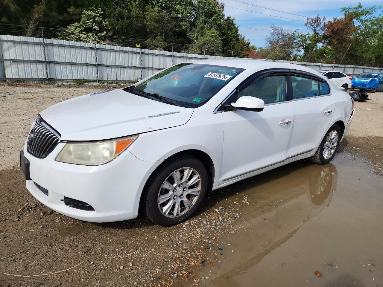 Salvage Buick LaCrosse Image