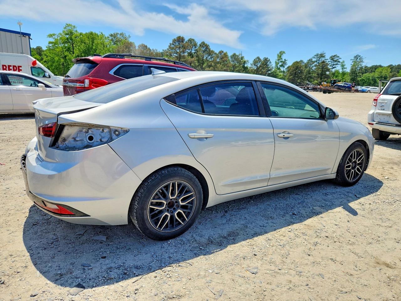 Hyundai ELANTRA Value Edition