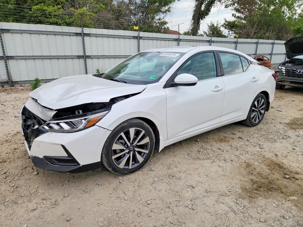 Salvage Nissan Sentra Image