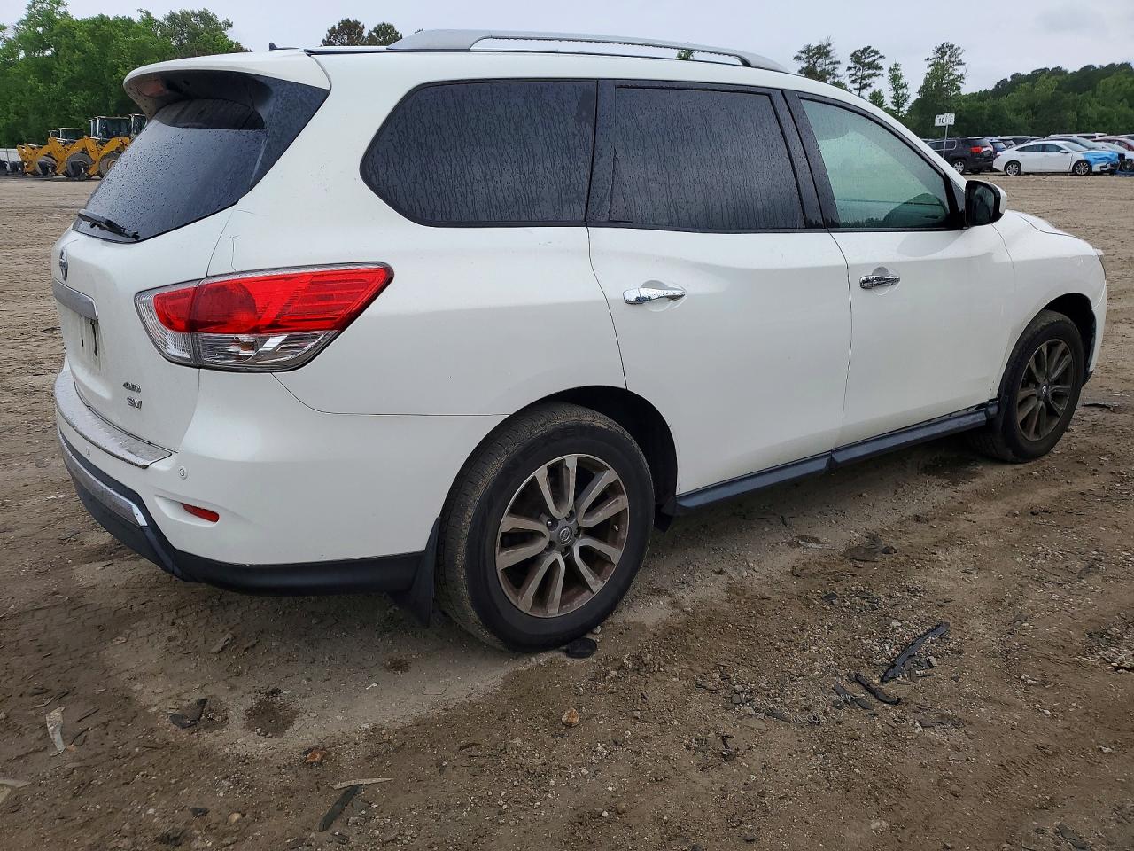 Nissan Pathfinder Sv