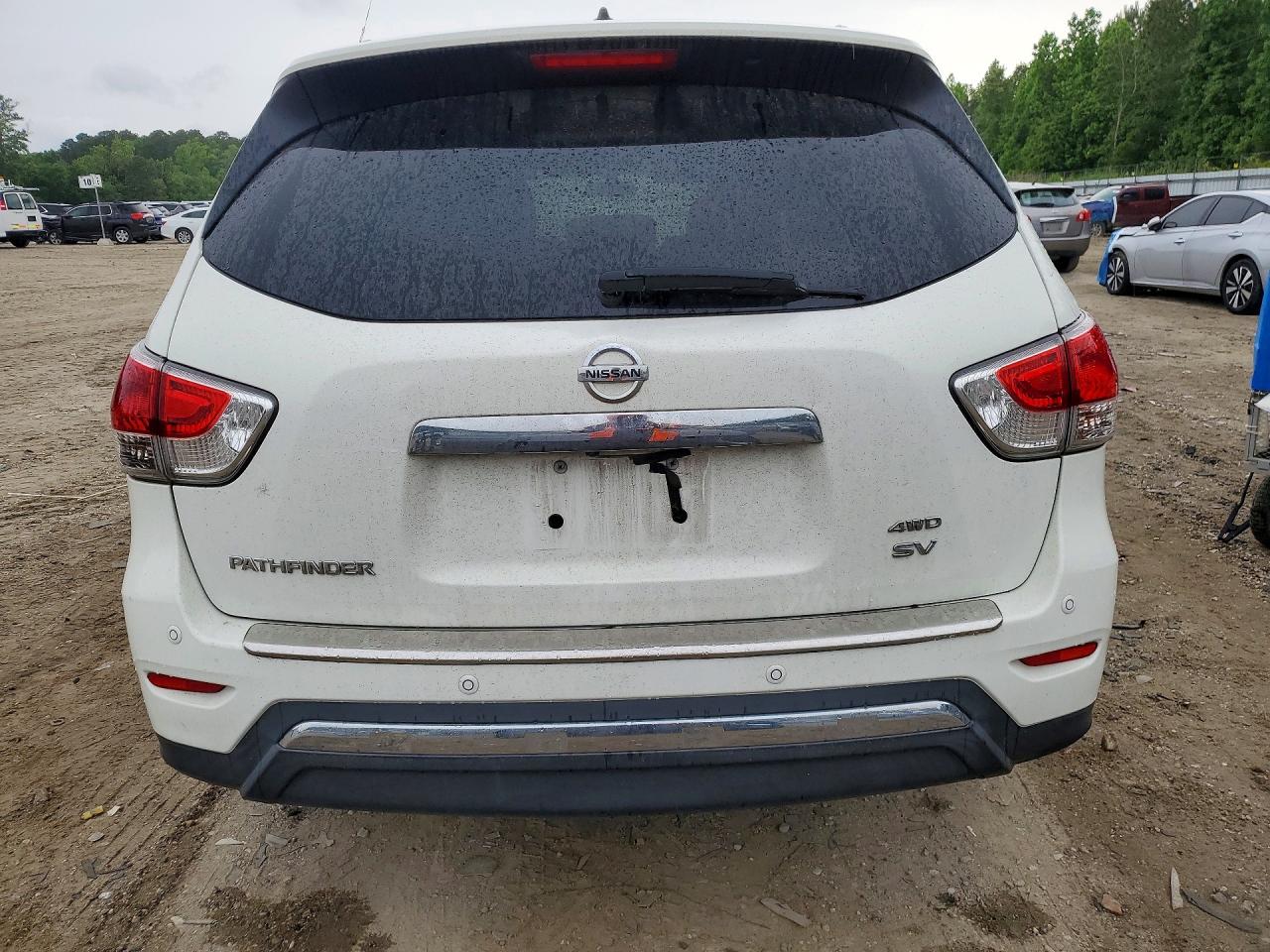 Nissan Pathfinder Sv