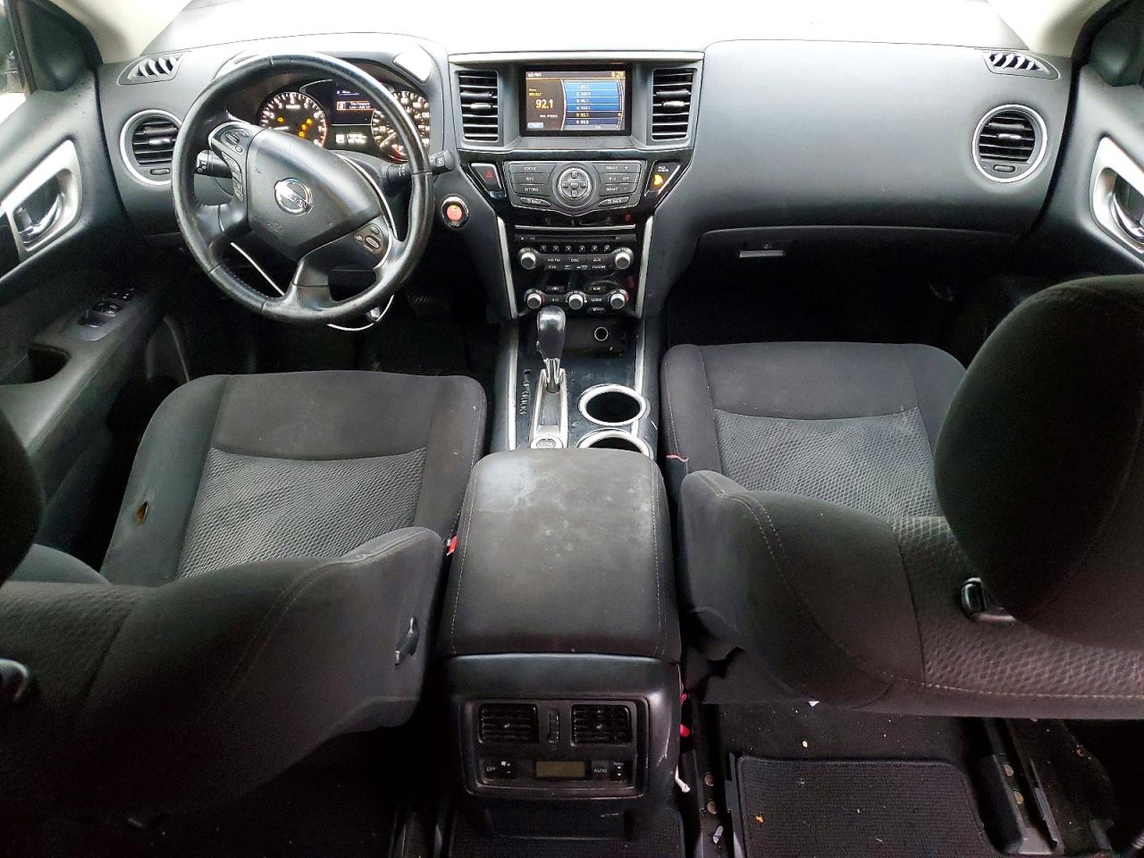 Nissan Pathfinder Sv