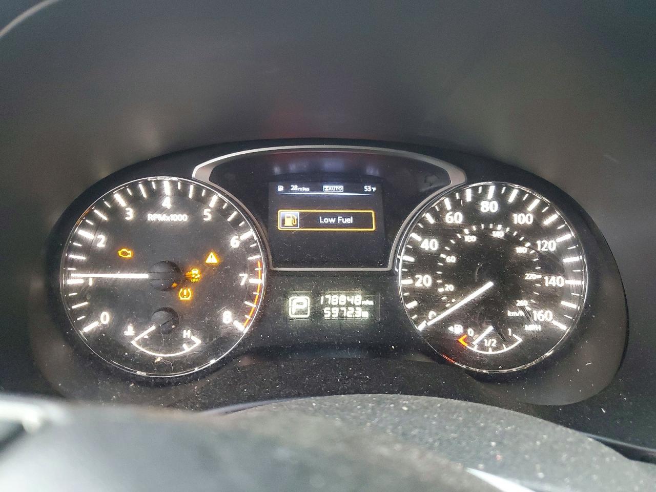 Nissan Pathfinder Sv