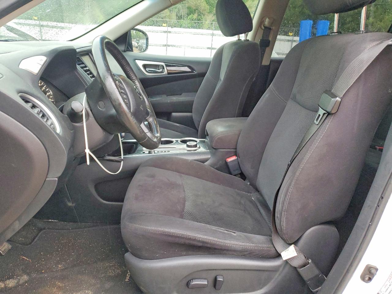 Nissan Pathfinder Sv