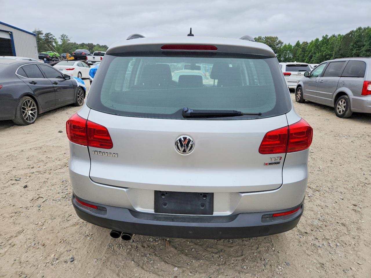 Volkswagen Tiguan S