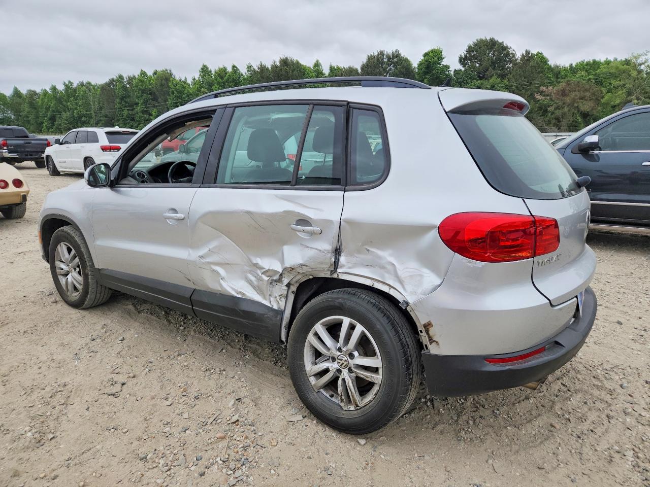 Volkswagen Tiguan S
