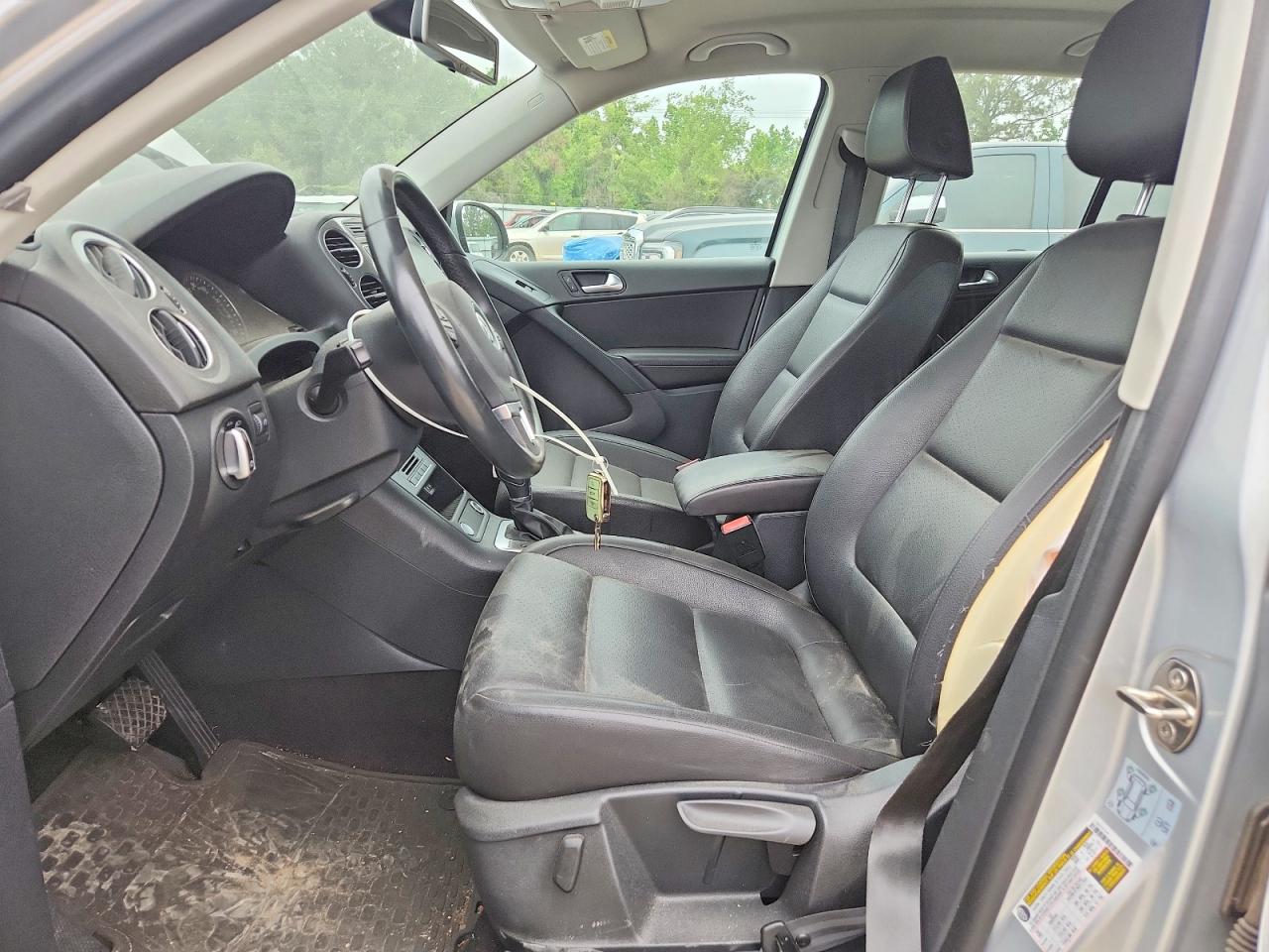 Volkswagen Tiguan S