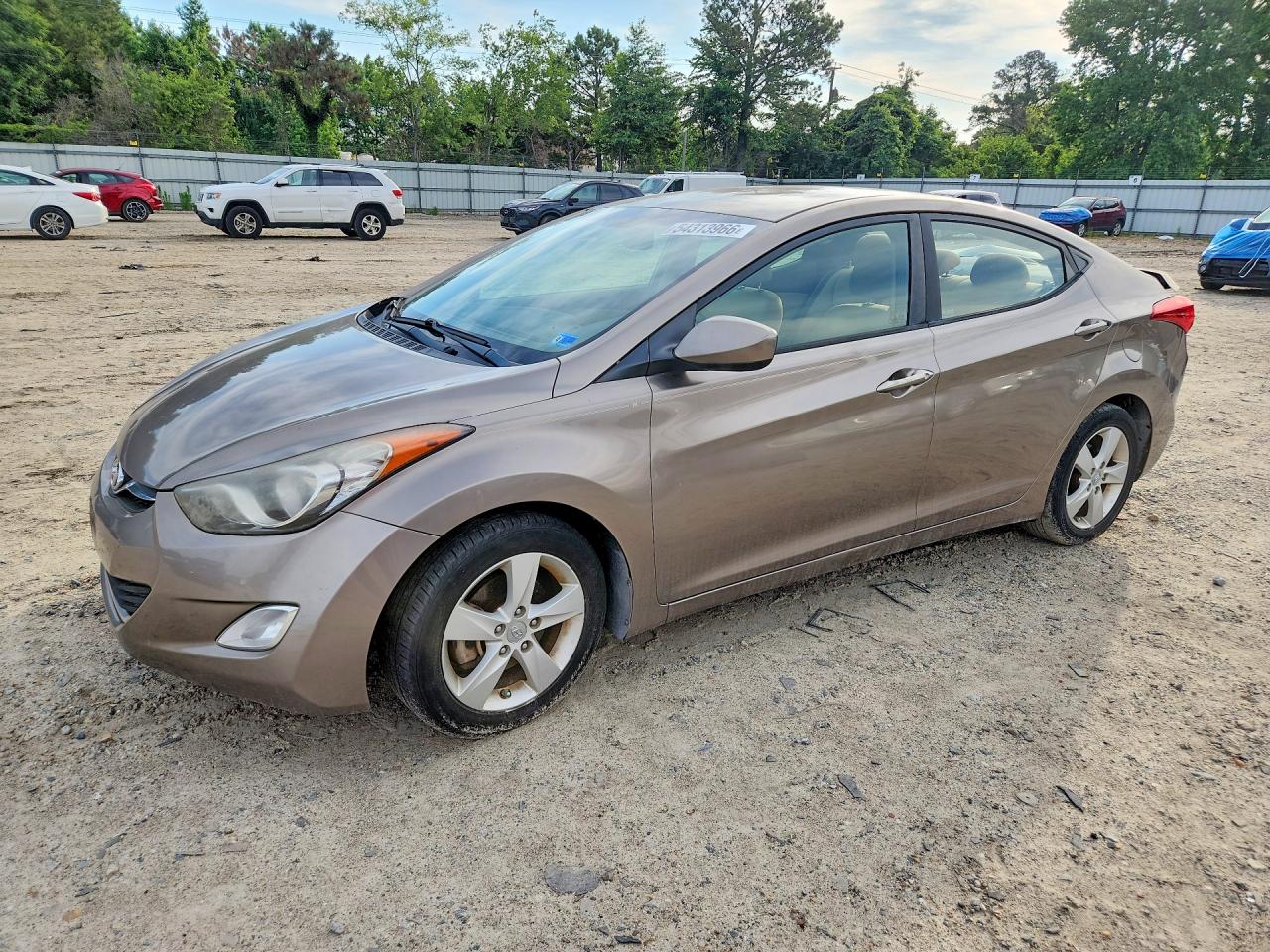 Salvage Hyundai ELANTRA Image