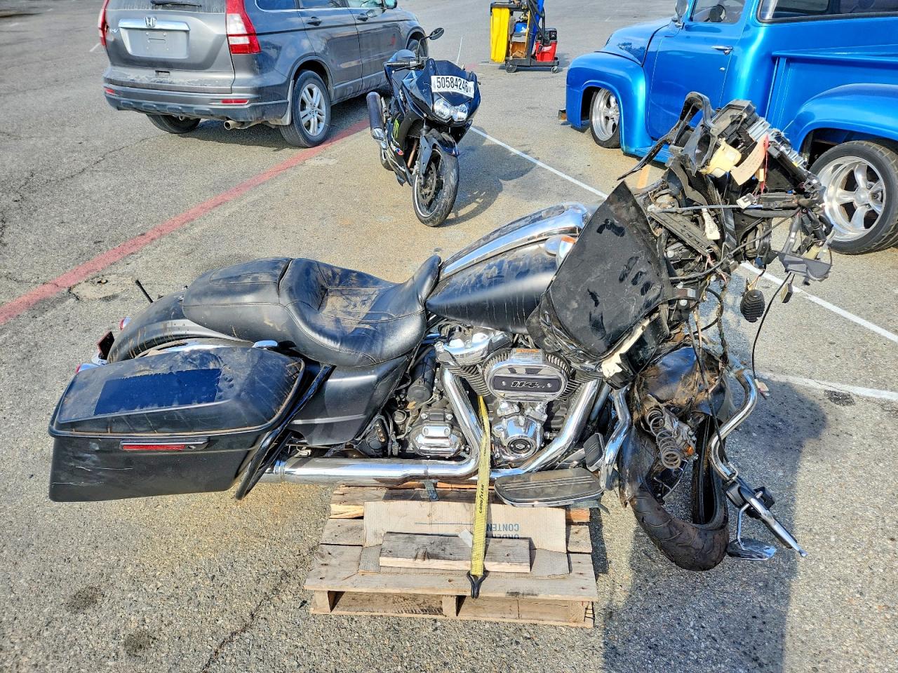 Salvage Harley-Davidson Fl Image