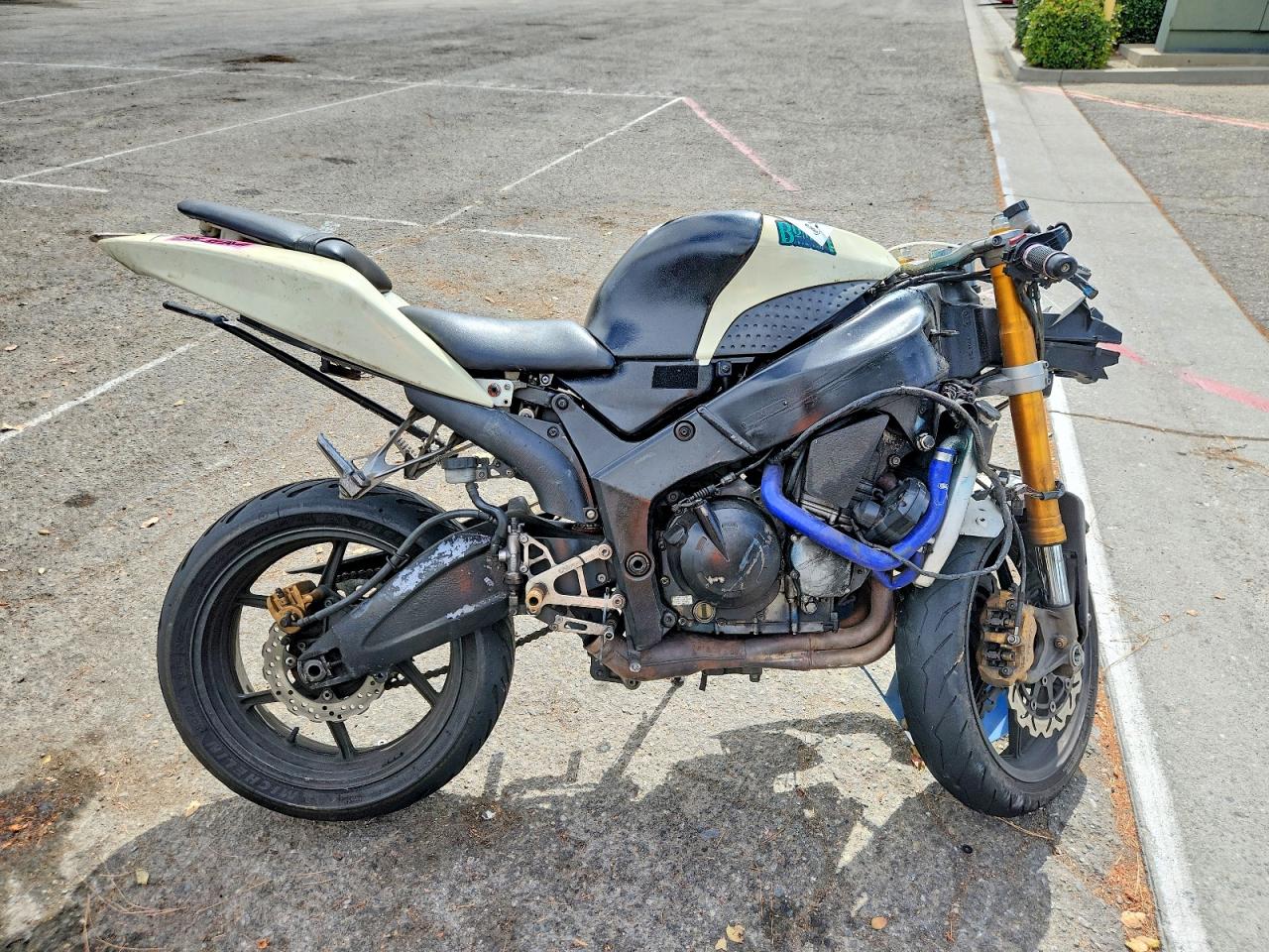 Salvage Kawasaki Ninja 600 Image