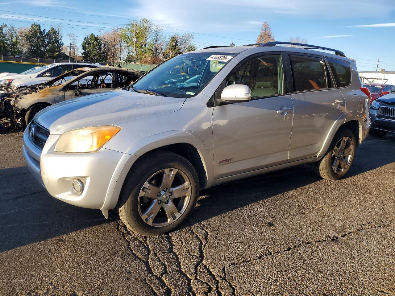 Salvage Toyota RAV4 Image
