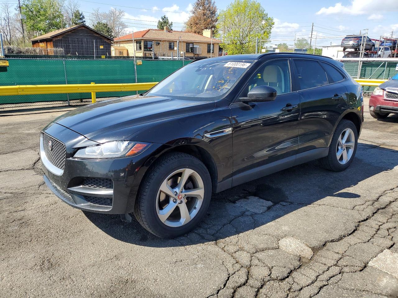 Salvage Jaguar F-PACE Image