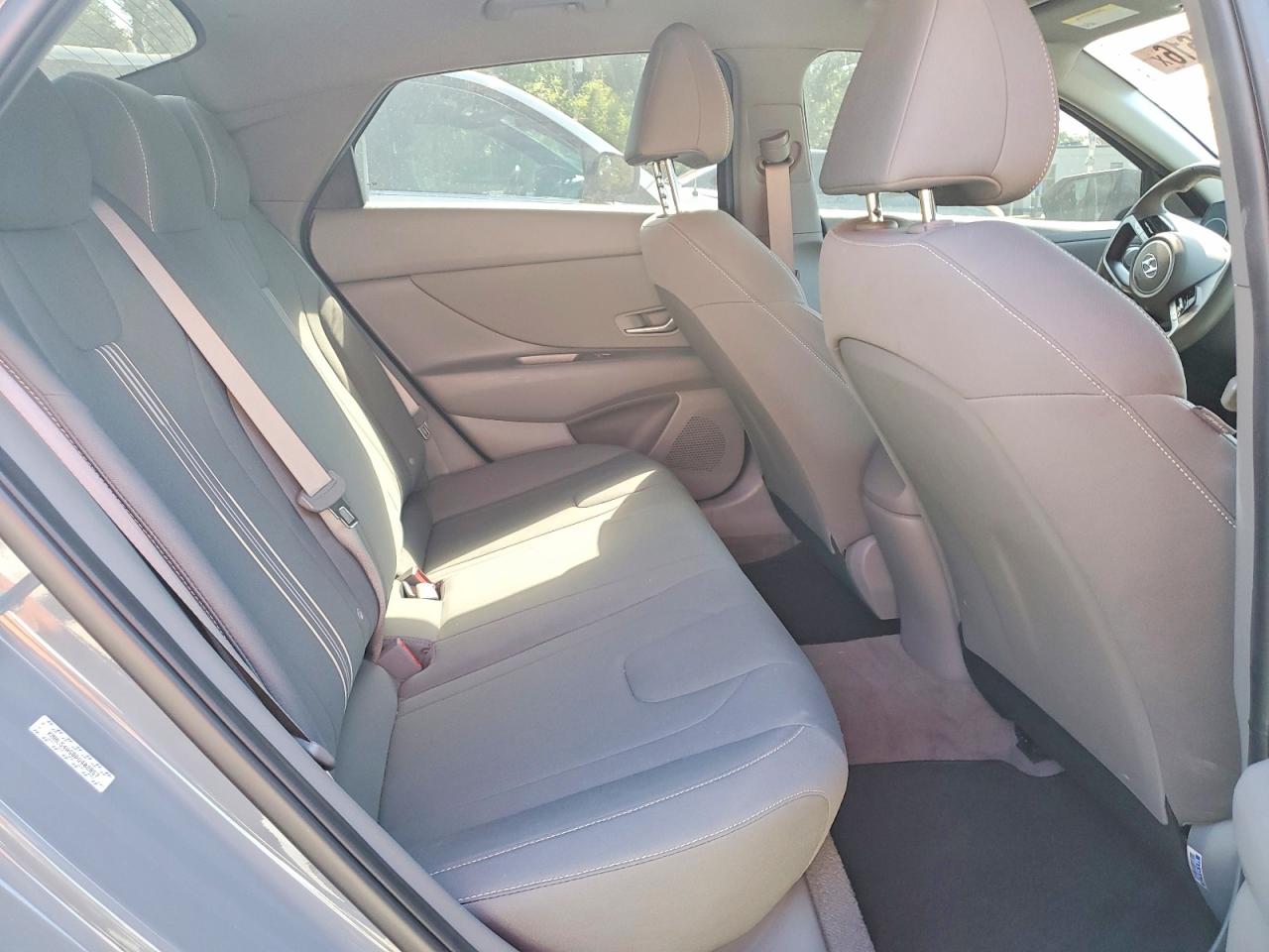 Hyundai ELANTRA Sel