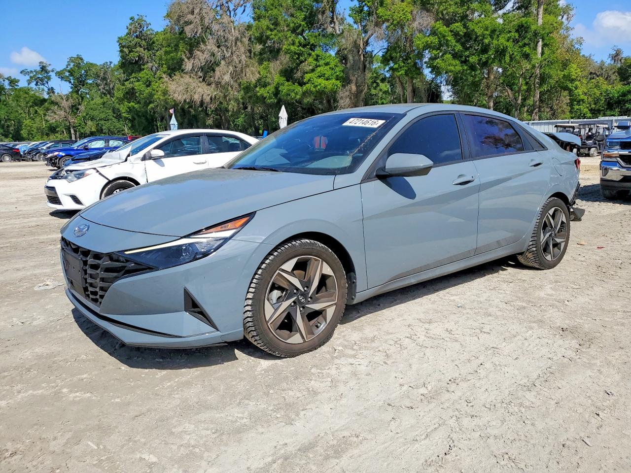 Salvage Hyundai ELANTRA Image