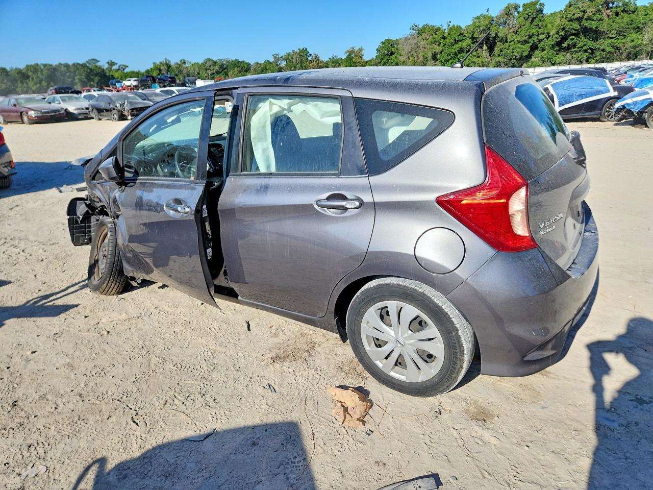 Nissan Versa Sv