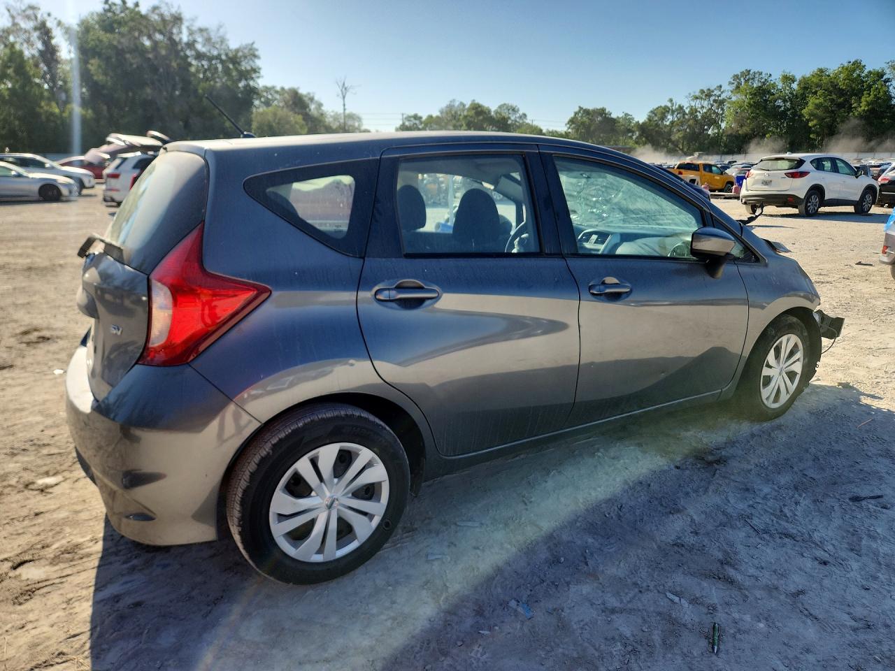 Nissan Versa Sv