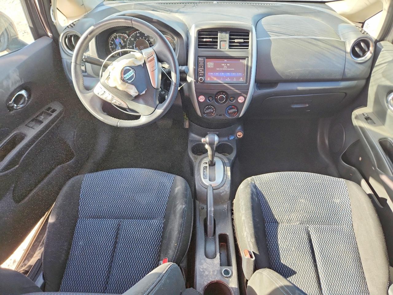 Nissan Versa Sv