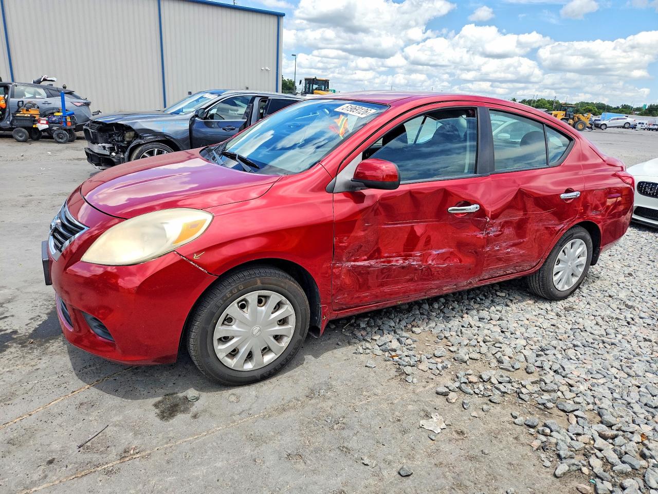 Salvage Nissan Versa Image