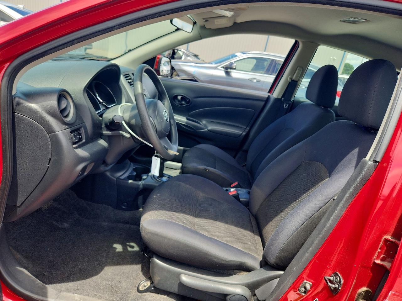 Nissan Versa 1.6 S