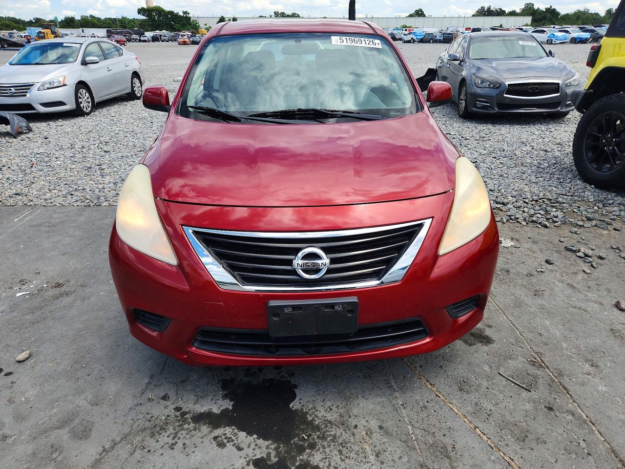 Nissan Versa 1.6 S