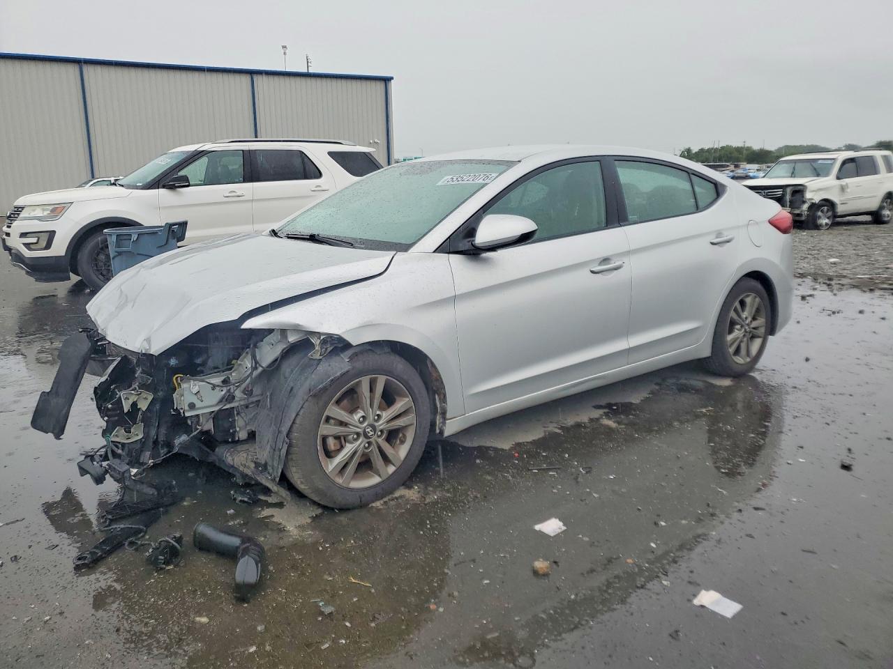 Salvage Hyundai ELANTRA Image