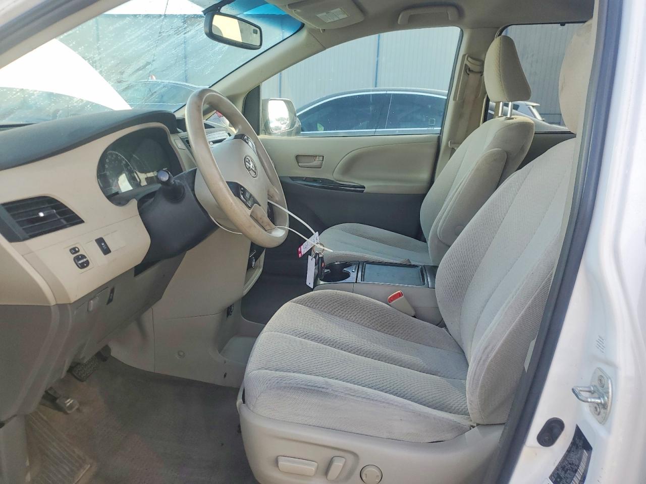 Toyota Sienna Le