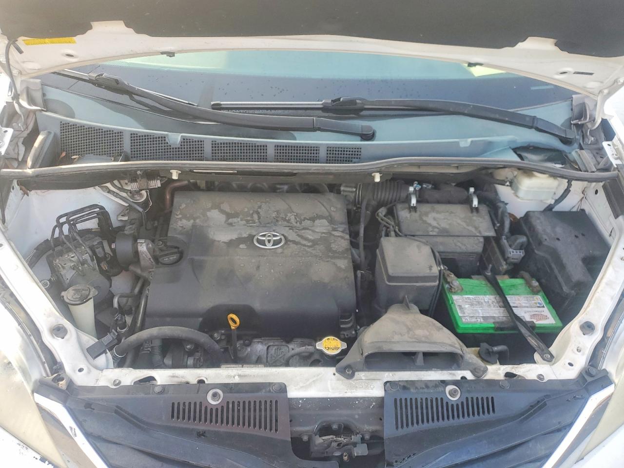 Toyota Sienna Le