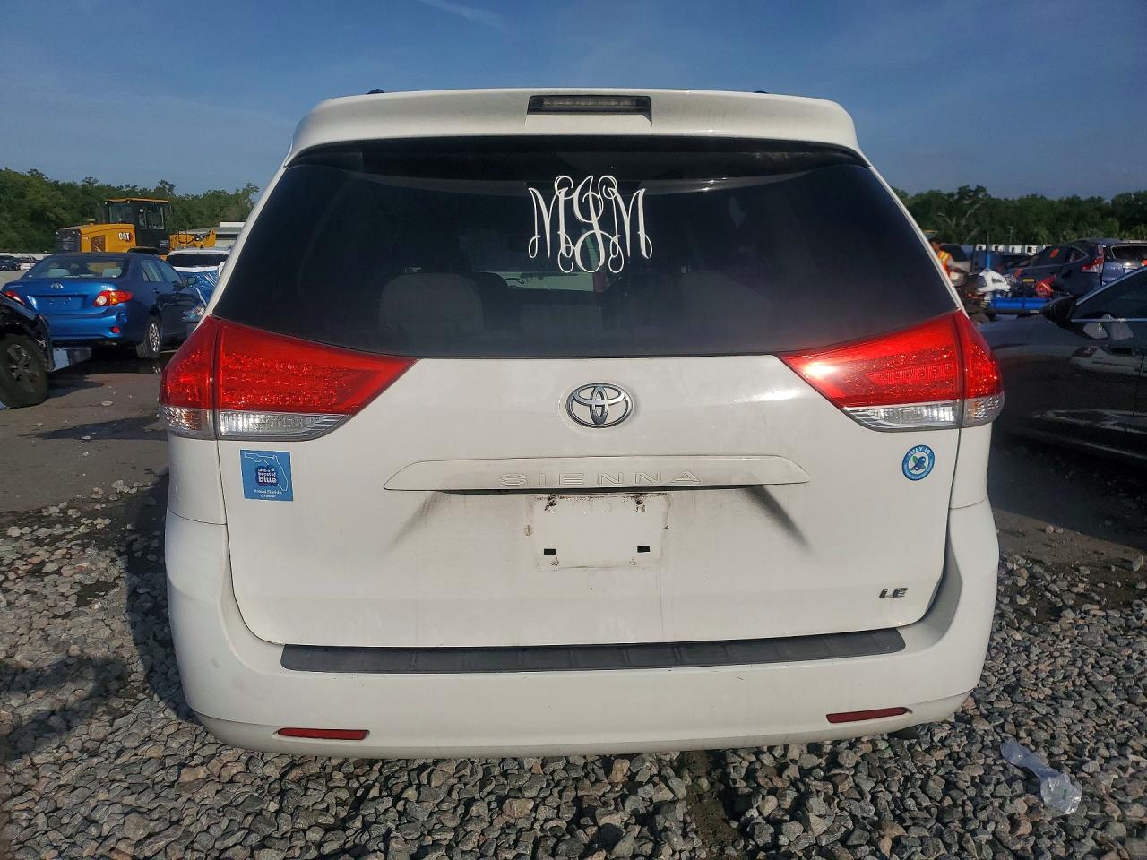 Toyota Sienna Le
