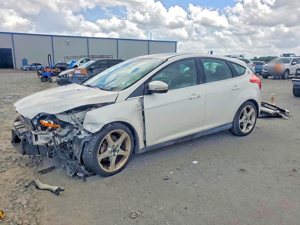 Salvage Ford Focus Image