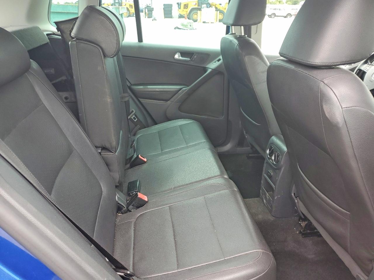 Volkswagen Tiguan S