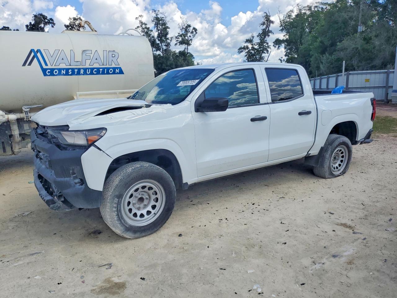 Salvage Chevrolet Colorado Image