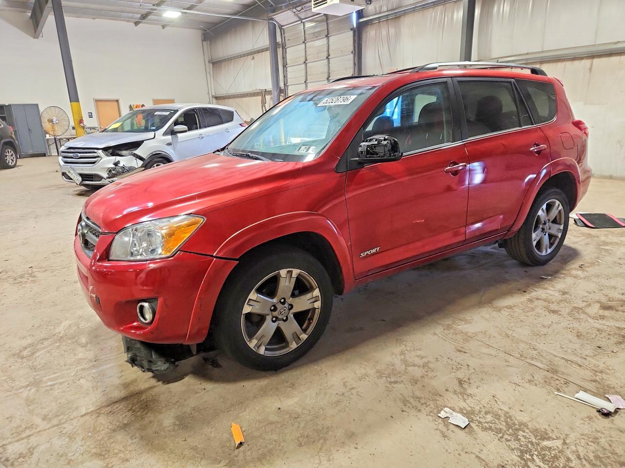 Salvage Toyota RAV4 Image