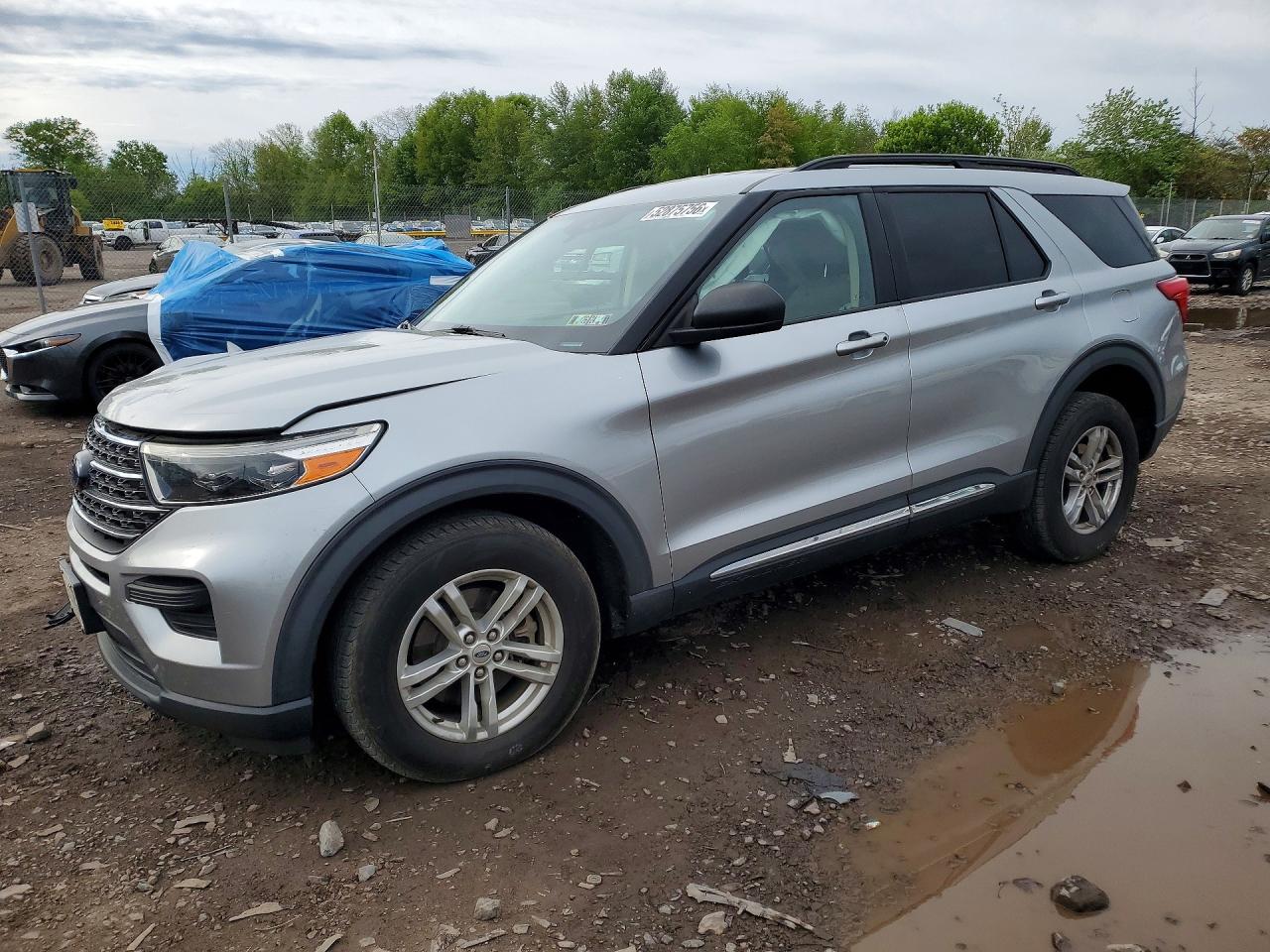 Salvage Ford Explorer Image
