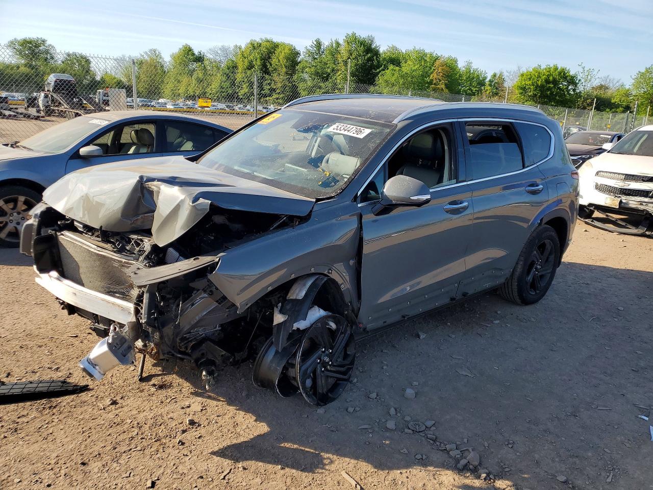 Salvage Hyundai SANTA FE Image