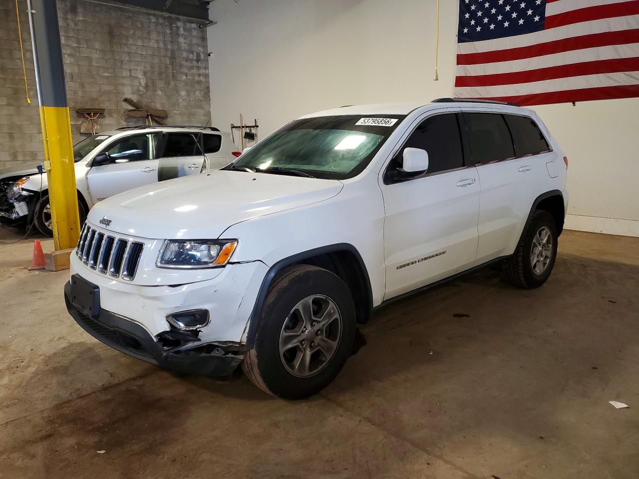 Salvage Jeep Cherokee Image