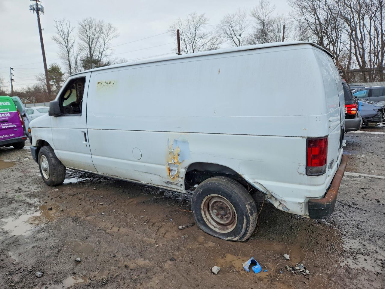 Ford Econoline E250 Van