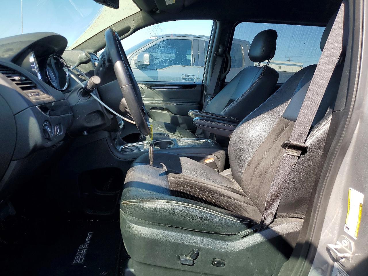 Dodge Caravan Sxt