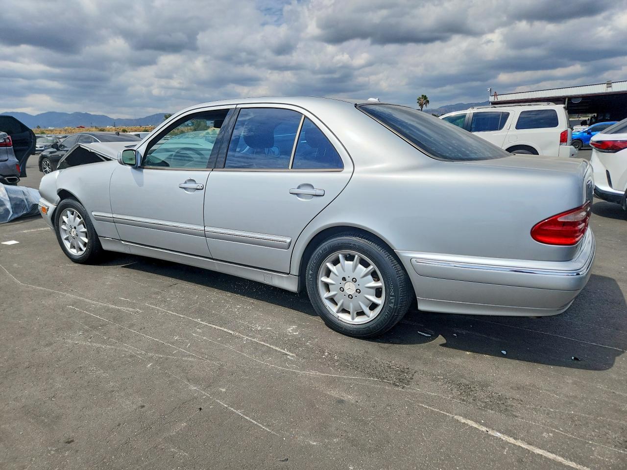 Mercedes-Benz E-Class 320