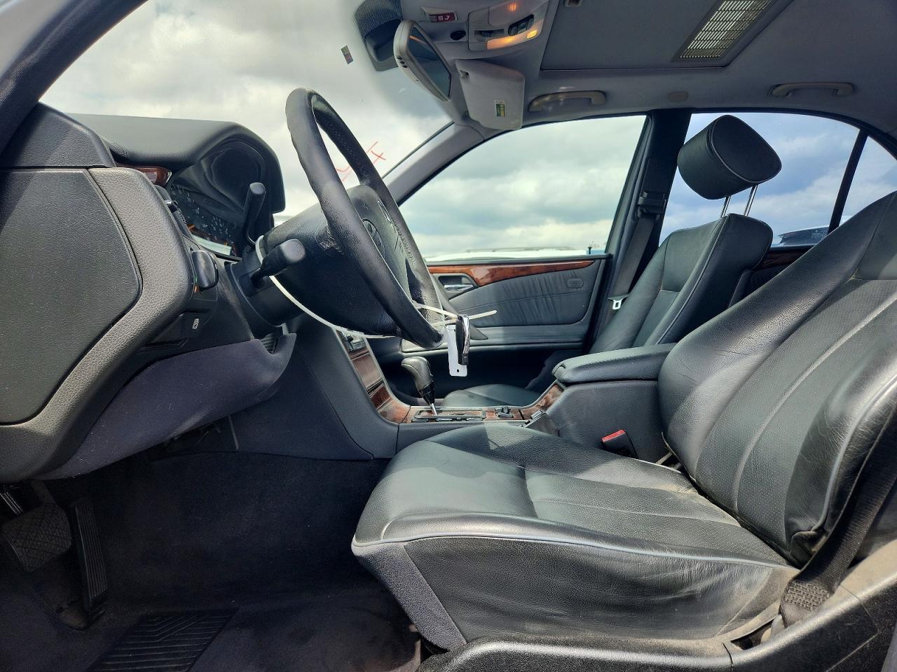 Mercedes-Benz E-Class 320