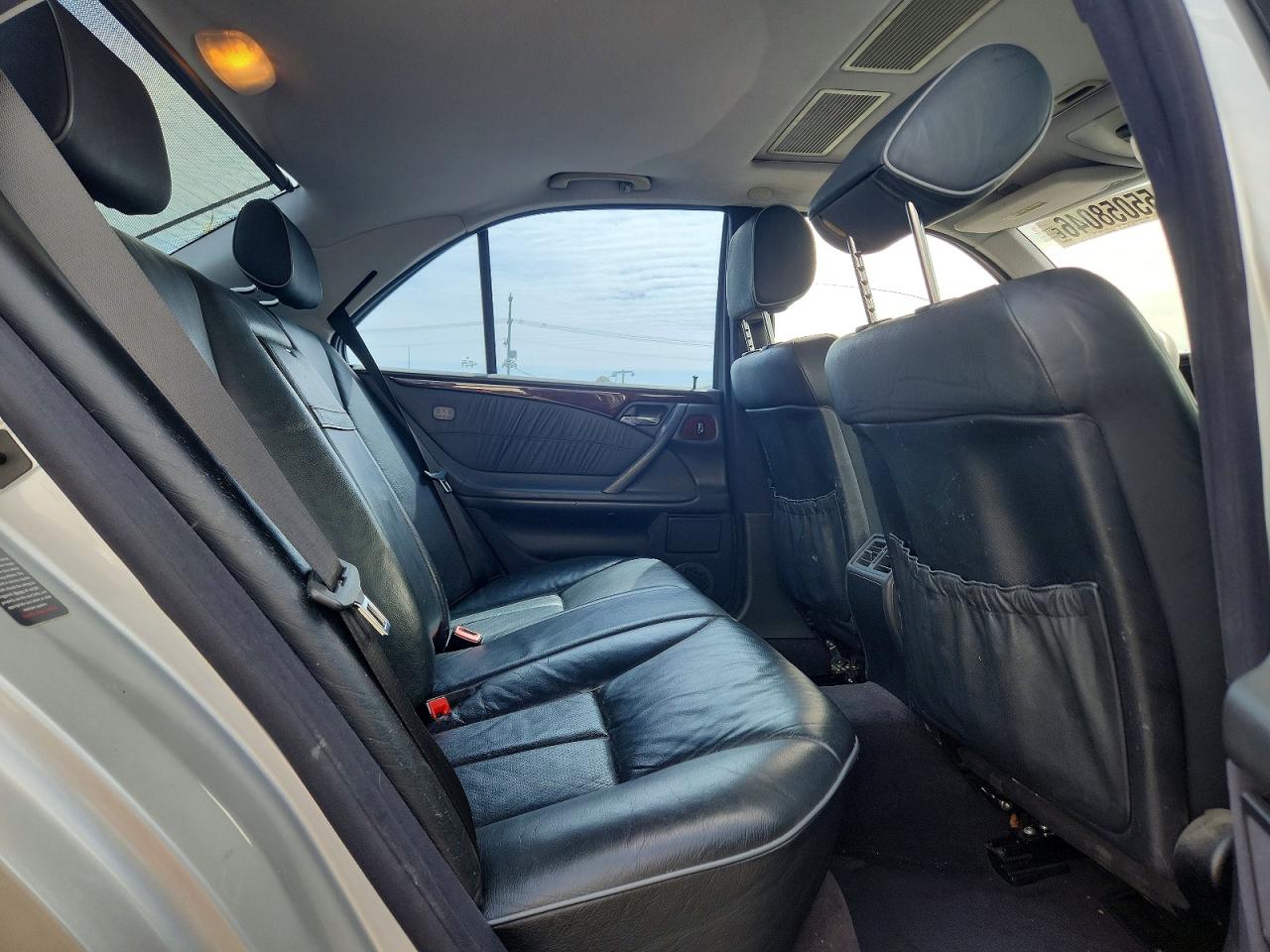 Mercedes-Benz E-Class 320