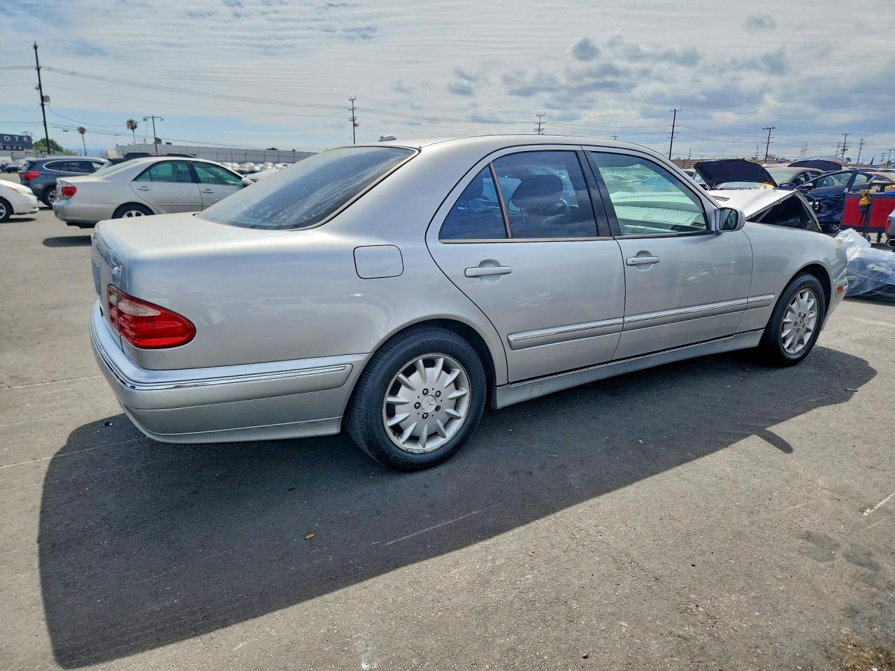 Mercedes-Benz E-Class 320