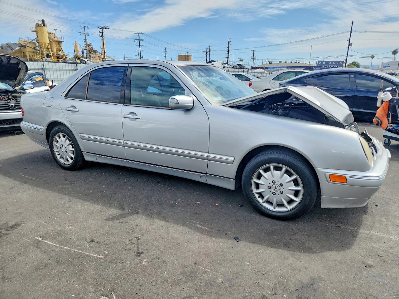 Mercedes-Benz E-Class 320