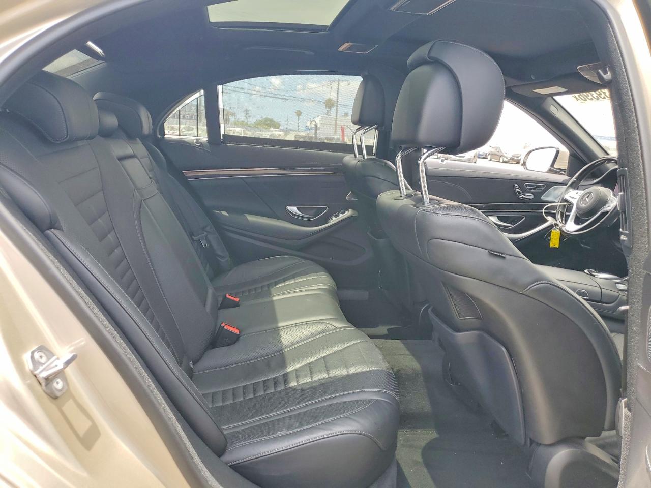 Mercedes-Benz S-Class 560